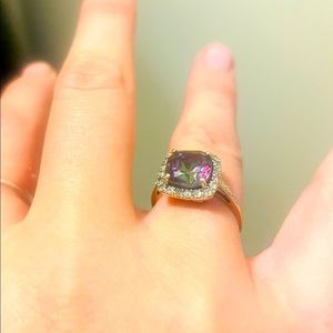 Beautiful 10k ring size 7 Mystic Topaz